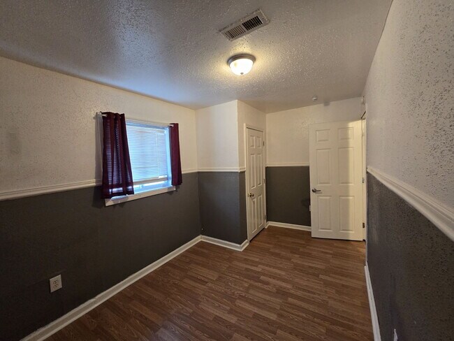 Photo - 507 St Robert Dr