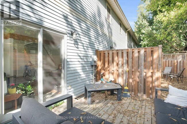 Photo - Woodfield Beauty! 2 Bdrm 2.5 Bath * Finished basement! AVAIL NOW ! $2395+