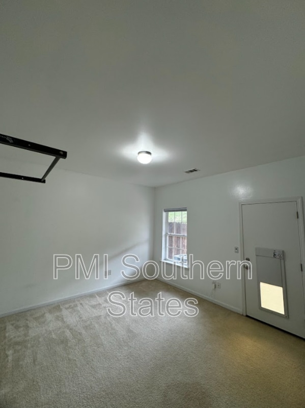 Photo - 419 Woodbark Ct
