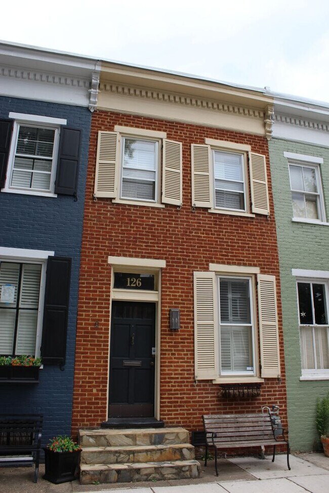 Building Photo - 126 N Payne St