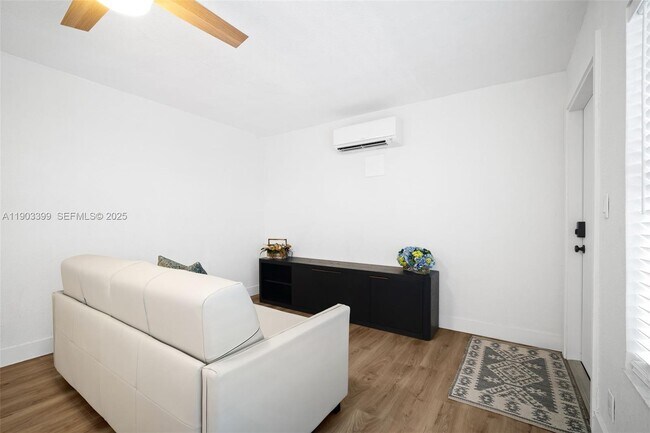 9241 Collins Ave Unit 11