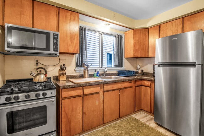 Photo - Furnished 1-Bedroom Apartment on Glendale Pl Unit 1