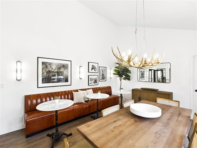 Photo - James Pointe