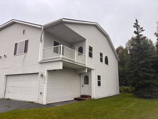 Building Photo - Wonderful East Anchorage 3 Bed Townhome!