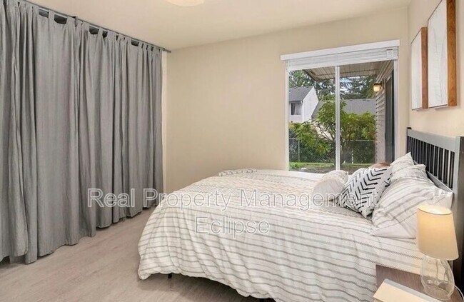 17431 Ambaum Blvd S Unit B13