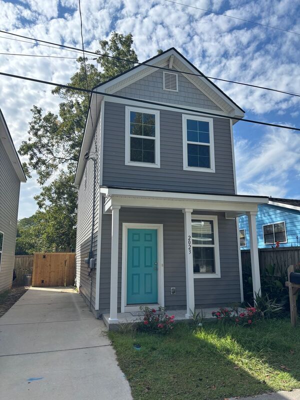 Building Photo - 2023 Comstock Ave Rental