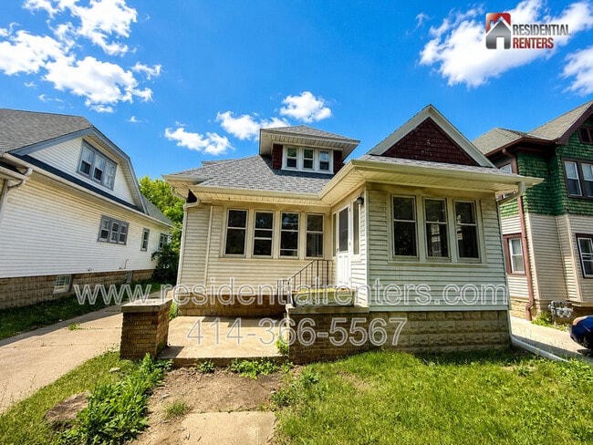 Building Photo - 3031 N 60th St Unit Upper