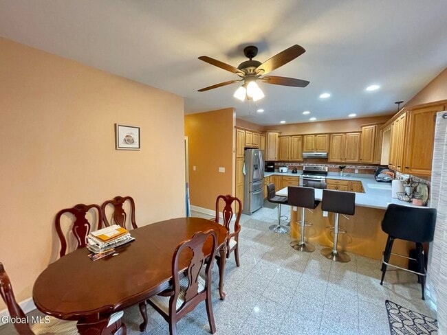 Photo - 620 Sacandaga Rd