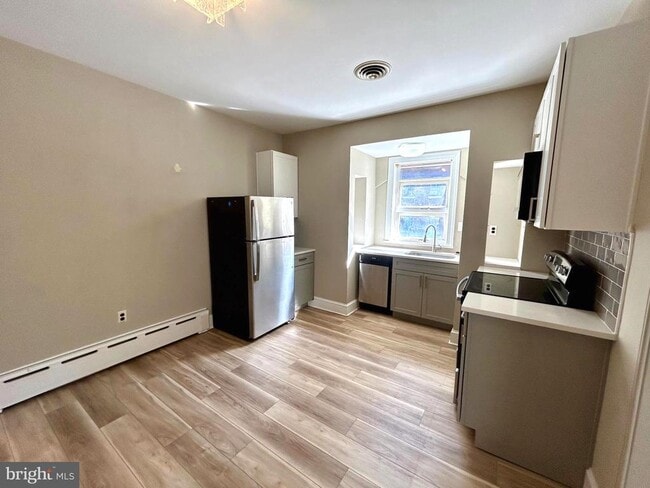 Building Photo - 1401 N Broom St Unit C Rental