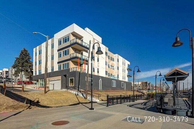 Building Photo - 1208 Quitman St Unit 405 Rental