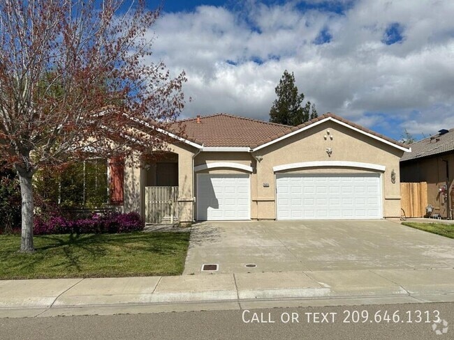 Building Photo - 2555 Crestmore Cir Rental