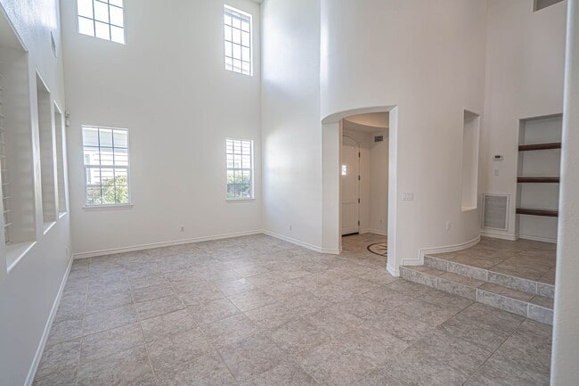Photo - 4 Bedroom Home for Rent on the Lake at Bridgeport!