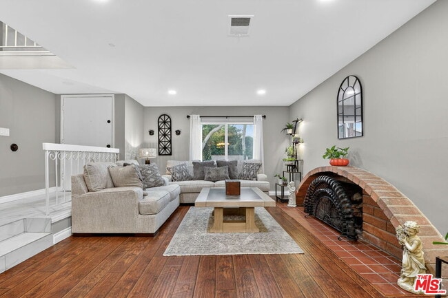 Photo - 2148 Elmdale Ave