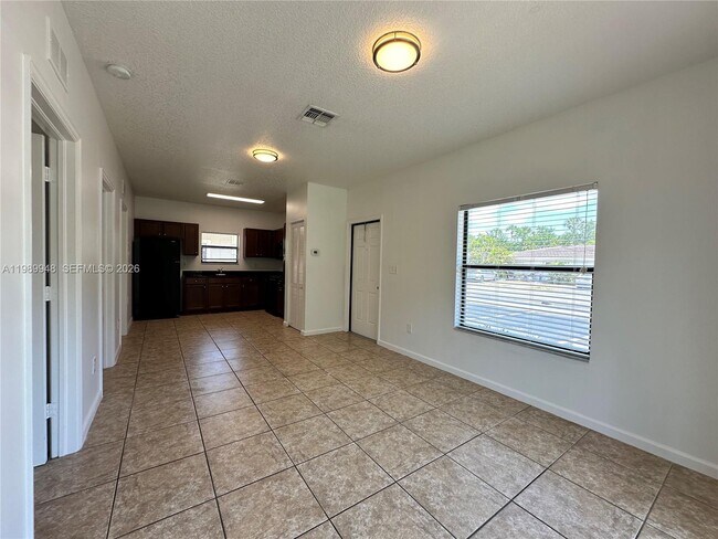 Photo - 1027 NE 10th Ave Unit 3