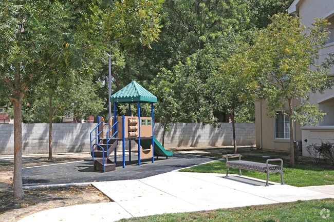 Valley Oak Apartments