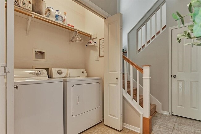 Photo - 87 Woodlily Pl