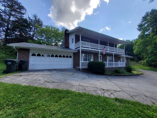 Photo - Sevierville 37862 - Showings begin July 11, 2026 - Fully Furnished! Long term or 3 Month Lease Co...
