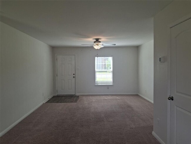 Building Photo - 405 Riverdale Dr