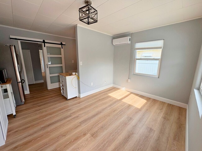 Photo - 536 Roanoke St Unit B