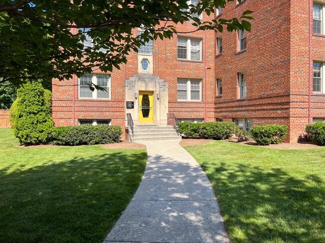 Photo - 6718 3rd St NW