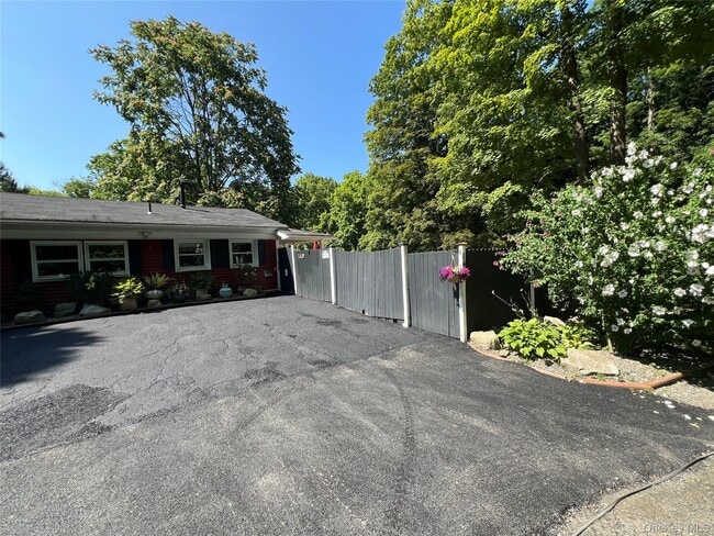 Photo - 149 Jaycox Rd