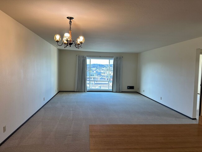 Photo - 273 S Parkview Ave Unit 273 S. Parkview Ave, Apt #3