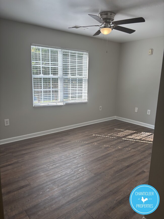 Photo - 1041 W Barton St Unidad G