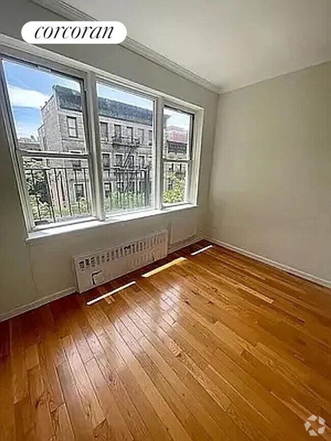 Building Photo - 235 E 27th St Rental