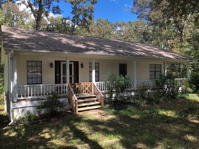 Building Photo - For Rent