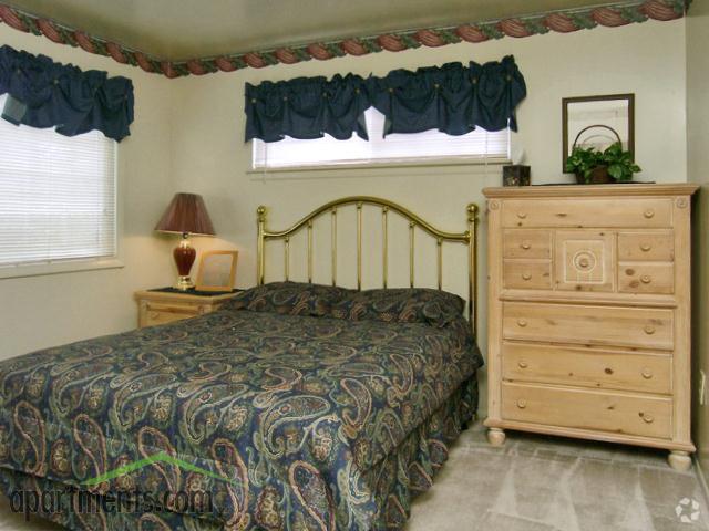 Bedroom - Village Knoll Apartment Homes