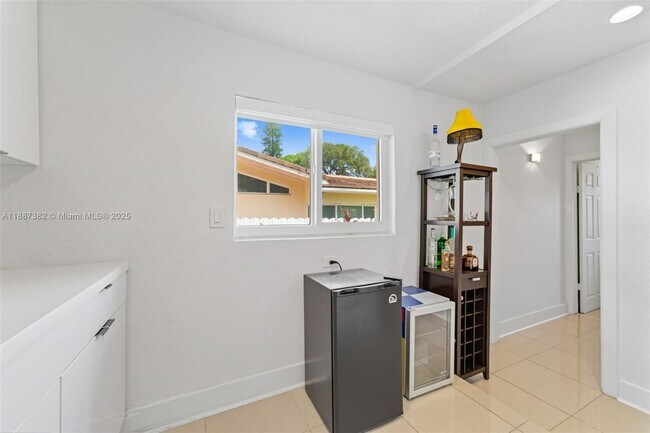 Photo - 9425 N Miami Ave