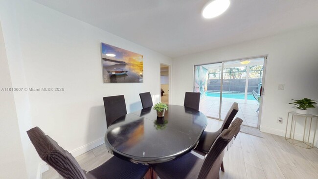 Photo - 7650 NW 33rd St