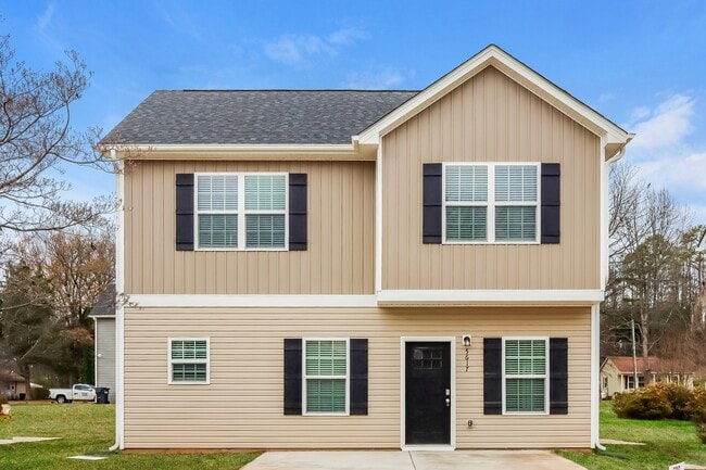 Building Photo - 5617 Phillips St