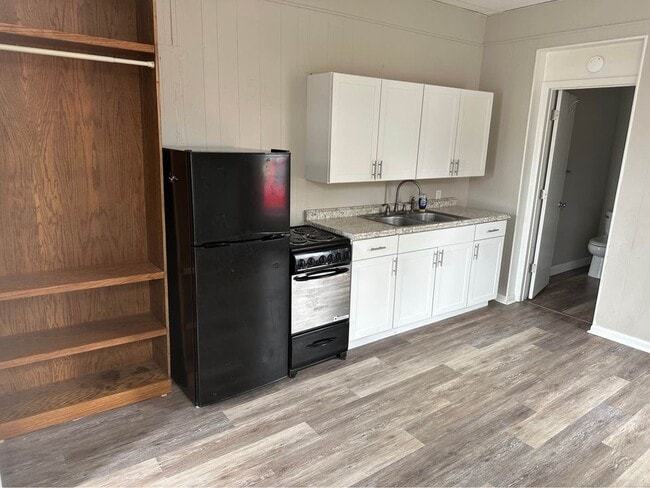 Building Photo - 228 E Center st unit 102 Rental