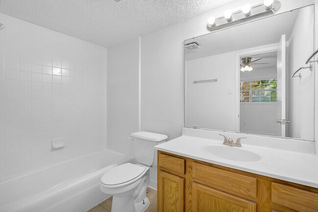 Photo - Rebecca Manor