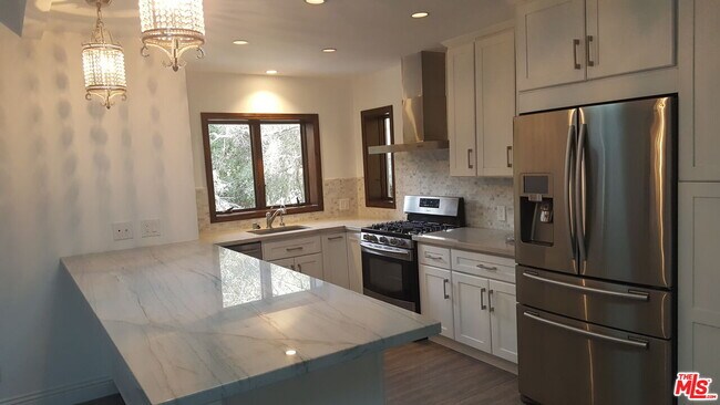 1020 Moraga Dr