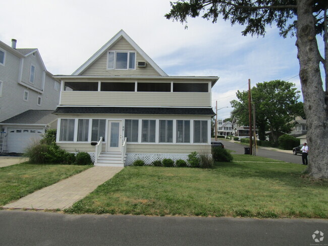 Building Photo - 48 Beach Ave Rental