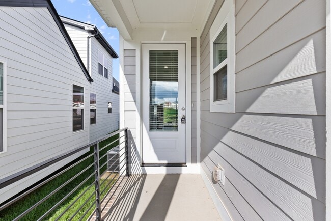 Photo - 232 Franklin St