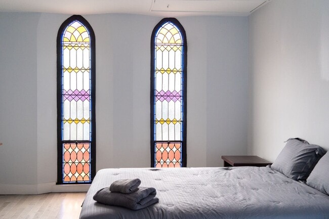 Photo - Luxury 4 bed + 2.5 bath apartments in East Rock Unit 4