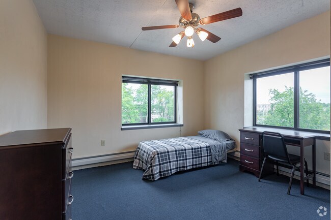 4BR, 2BA