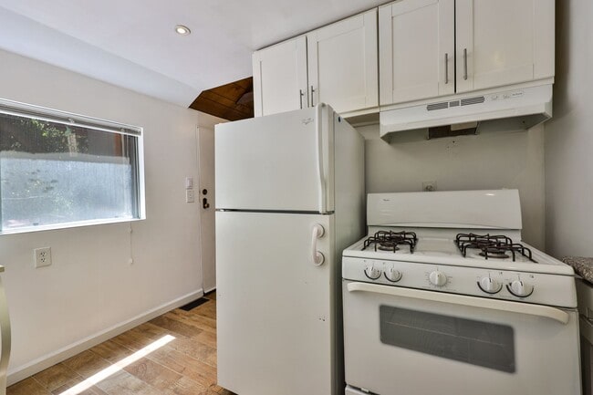 Photo - Small 2 bedroom 1 bath