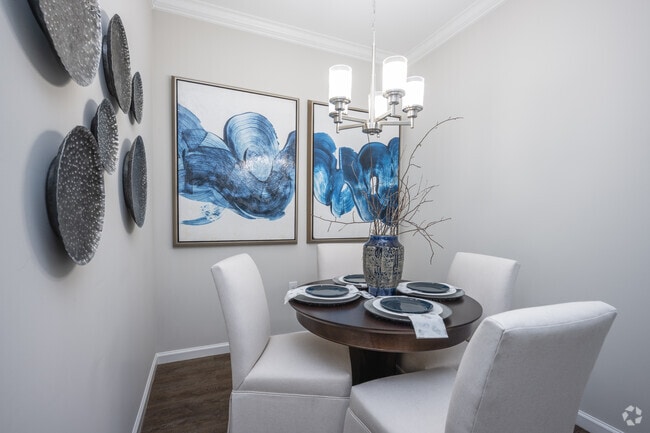 1BR, 1BA - 802SF - Dining Room
