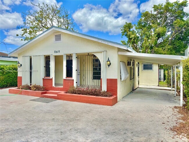 Building Photo - 869 SW 4th St Unit Front Rental