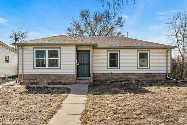 Building Photo - 1365 Uinta St Rental