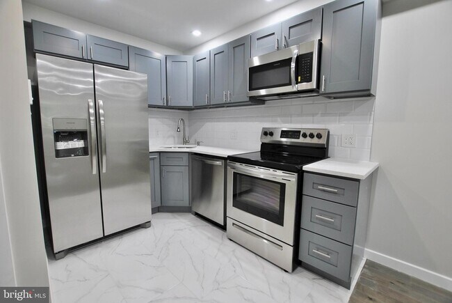 Photo - 2153 N 19th St