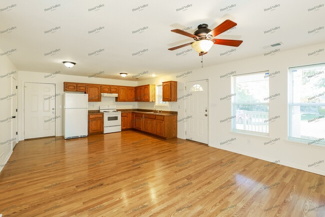 Photo - 723 N Crysler Ave