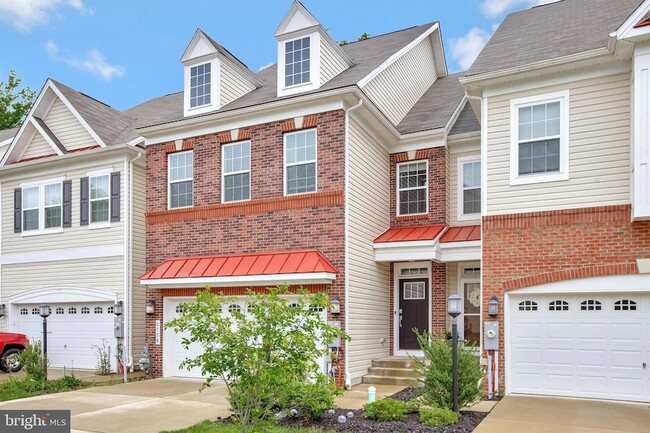 Photo - 2738 Lady Slipper Rd