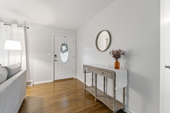 Photo - 2695 Bristol Rd
