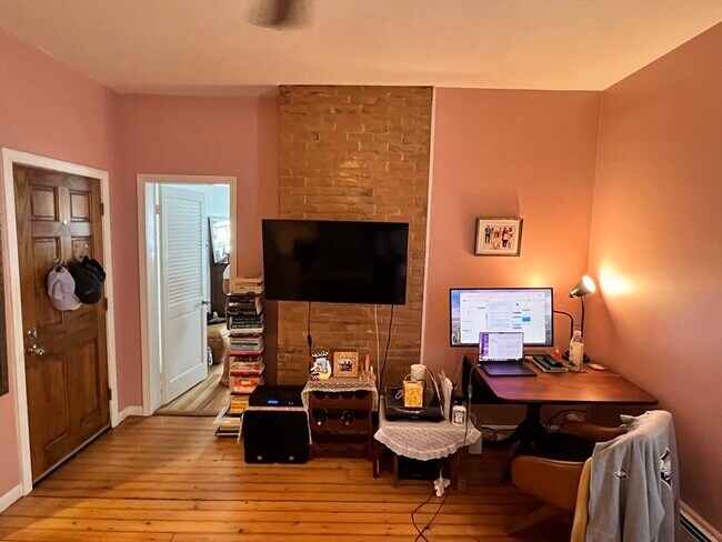 Photo - 115 Elm St Unit 1