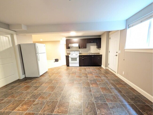 211XX-2183A 83A Ave